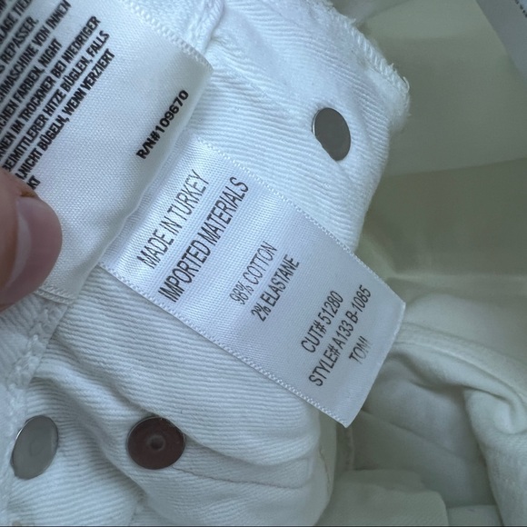 AGOLDE Toni Chewed Hem Straight Leg Jeans - Picture 8 of 9